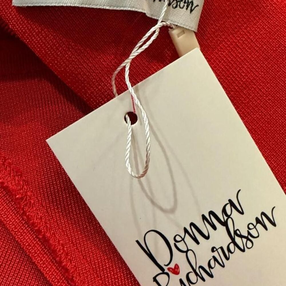 Donna Richardson Red Strapless Dress with horizontal ribbed texture - Picture 4 of 4
